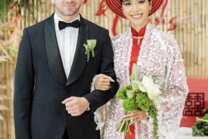 Dự đám cưới Minh Tú, Nam Thư có loạt hành động ô dề phản cảm