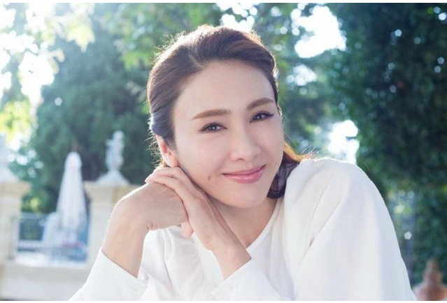 Đệ nhất mỹ nhân TVB Lê Tư trẻ đẹp đáng ngưỡng mộ ở tuổi 49