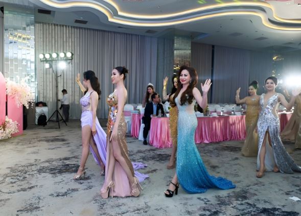 BTC Hoa hậu Doanh nhân thành đạt Hoàn cầu bị phạt vì tổ chức 'chui'