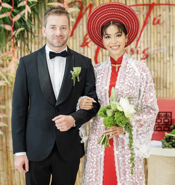Dự đám cưới Minh Tú, Nam Thư có loạt hành động ô dề phản cảm