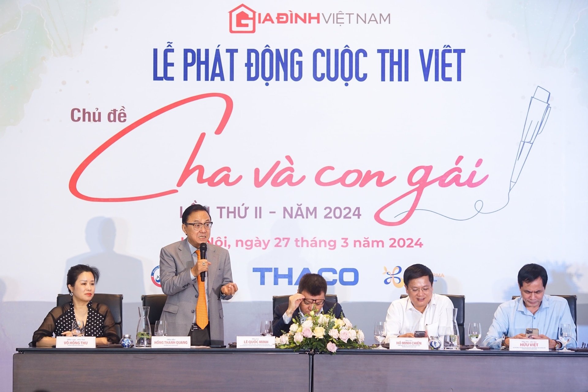 MC Chiến Thắng dẫn chương trình Lễ trao giải Cha và con gái